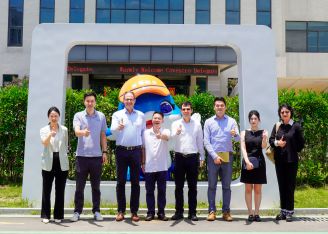 MUTUAL EMPOWERMENTPROGRESS TOGETHERCovestro (Germany) Visits Our Company forExchange and Guidance